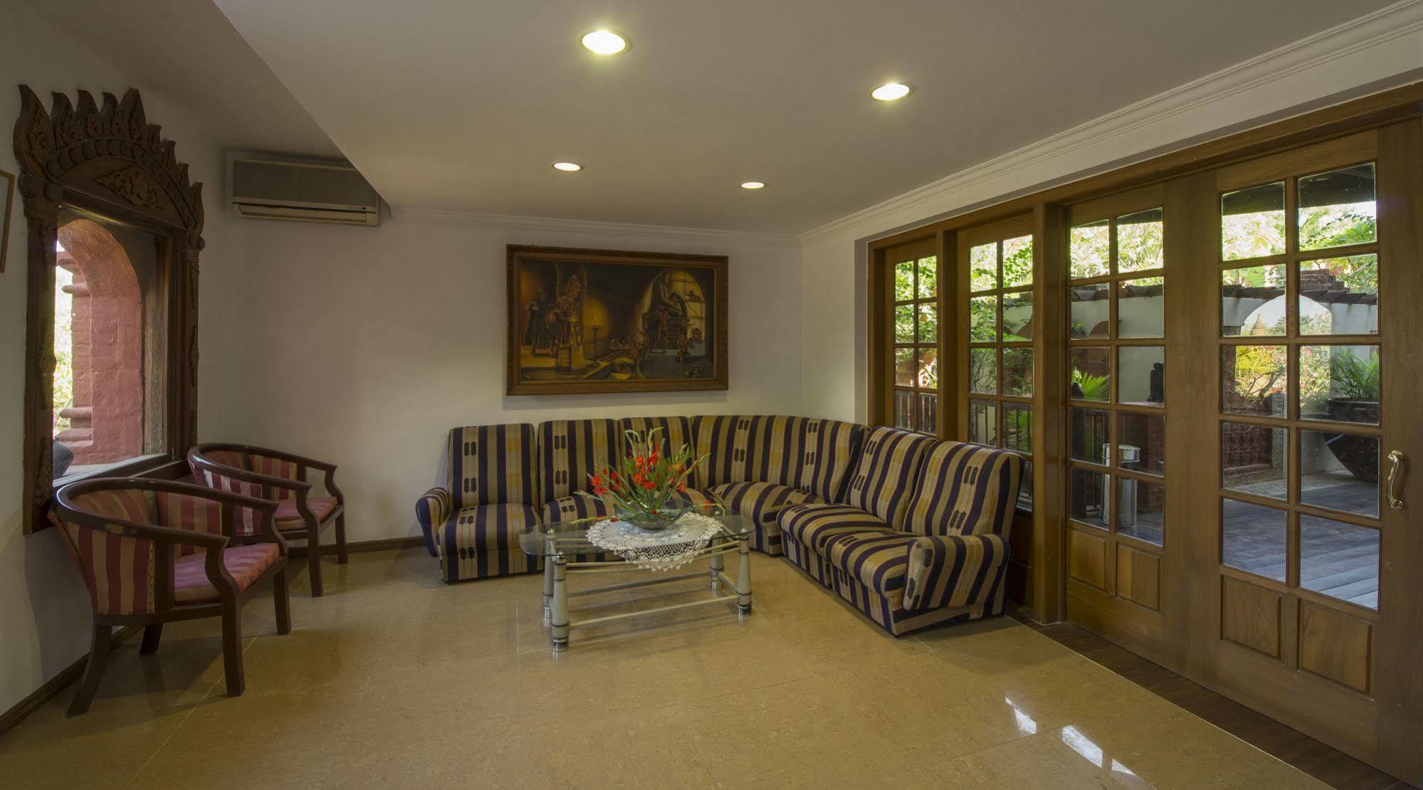 Thurizza Hotel Bagan Buitenkant foto