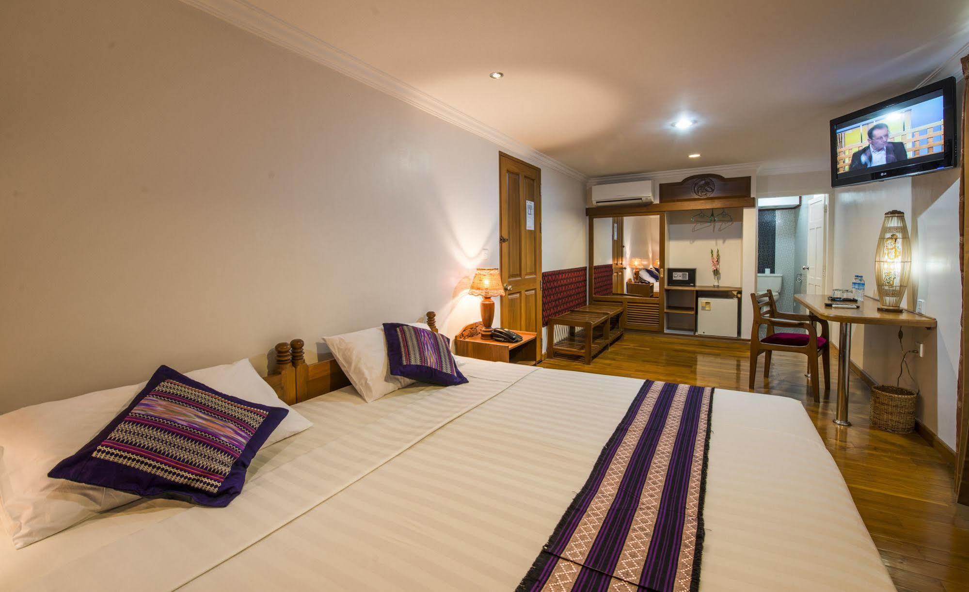 Thurizza Hotel Bagan Buitenkant foto