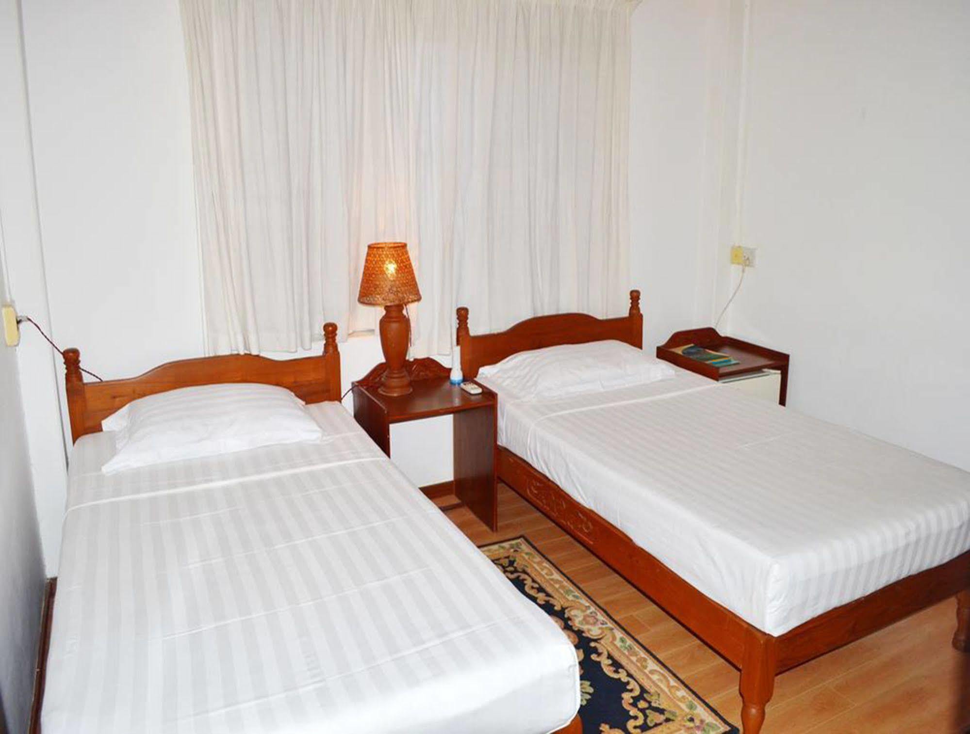 Thurizza Hotel Bagan Buitenkant foto