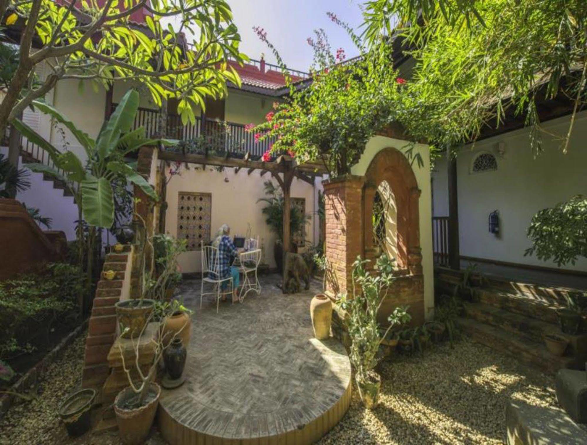 Thurizza Hotel Bagan Buitenkant foto